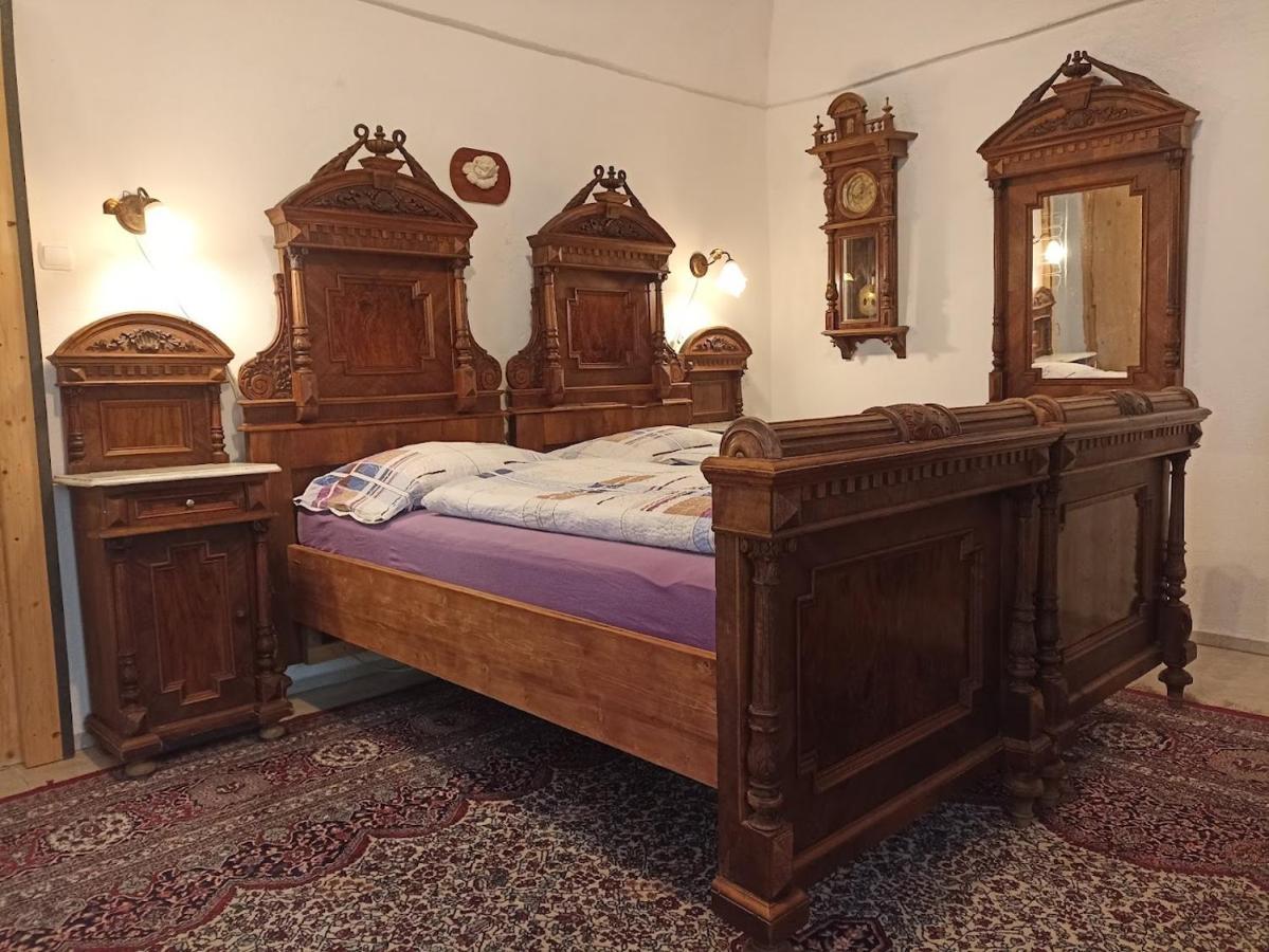 Zemianska Kúria Vachtár Kralova Lehota Exterior foto